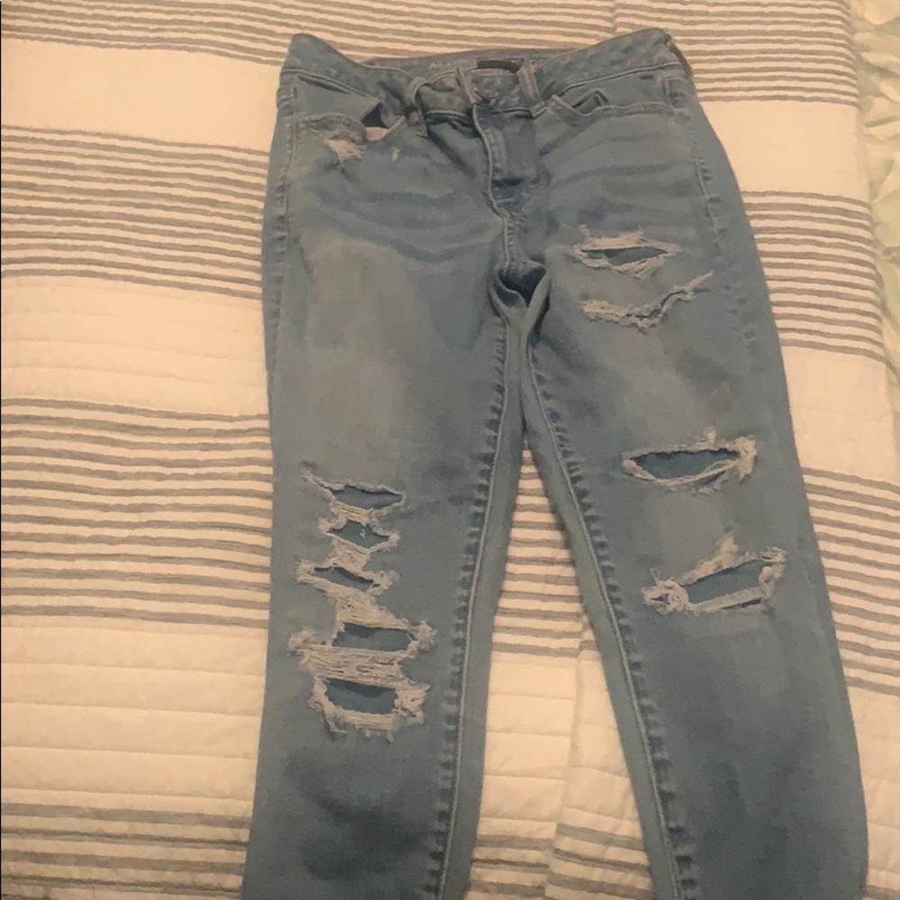 Light Wash American Eagle Jeans